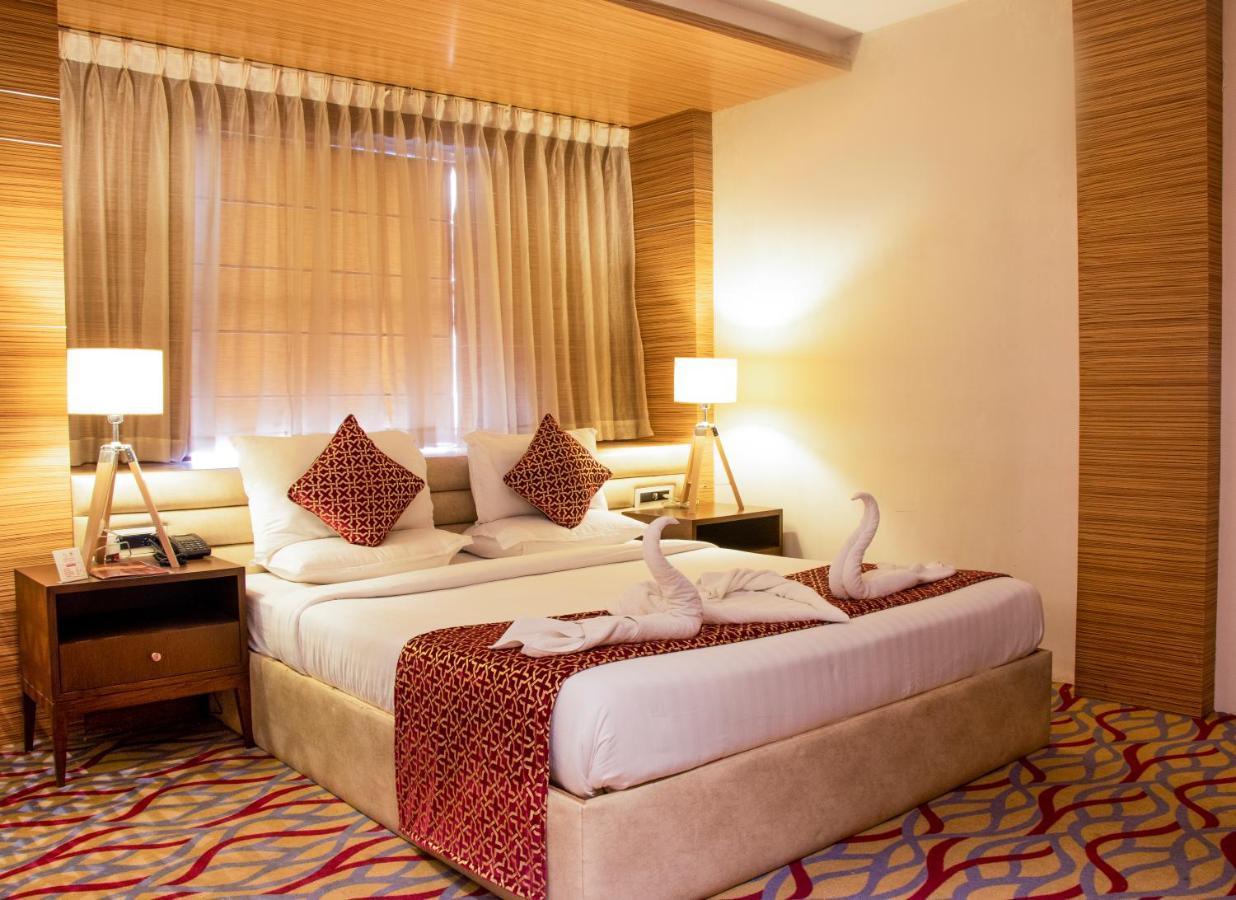 Hotel Landmark Rewa Εξωτερικό φωτογραφία