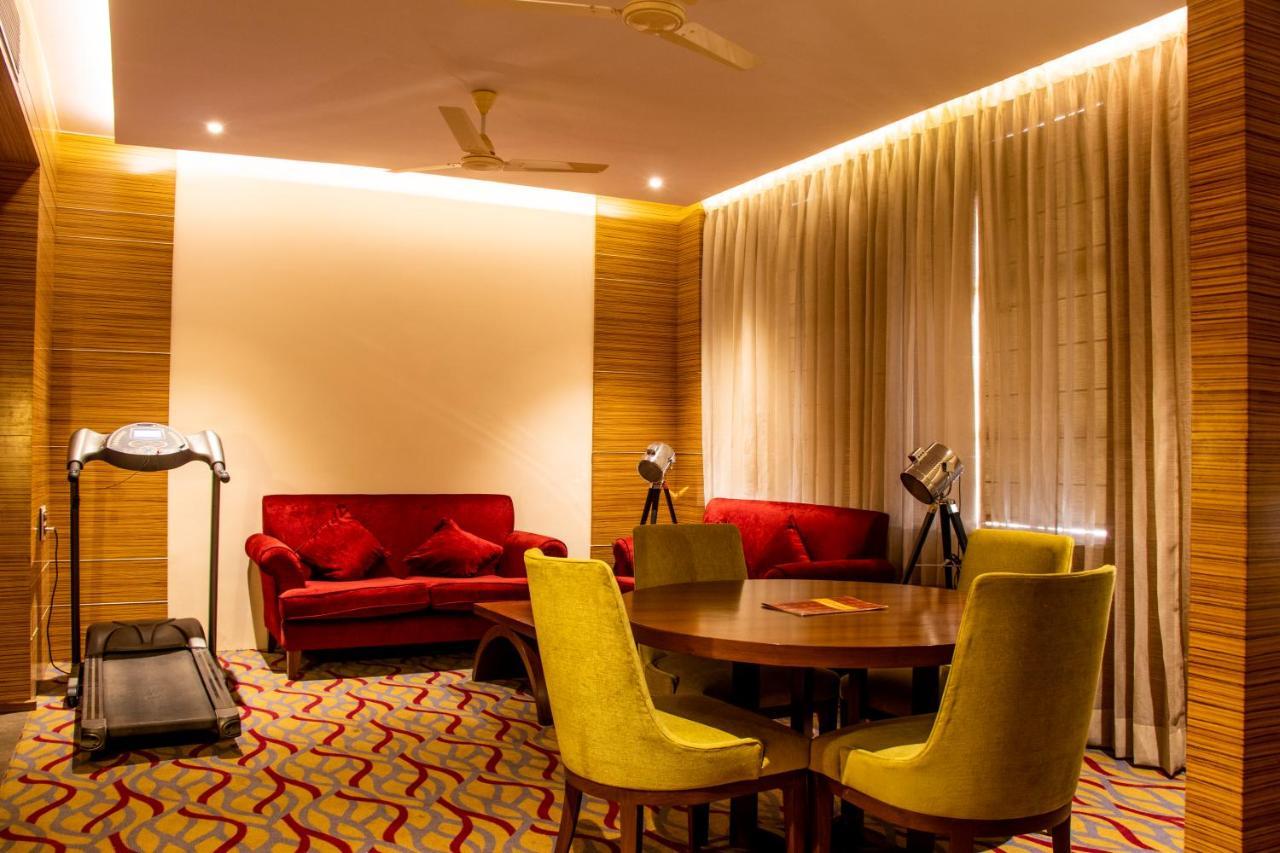 Hotel Landmark Rewa Εξωτερικό φωτογραφία