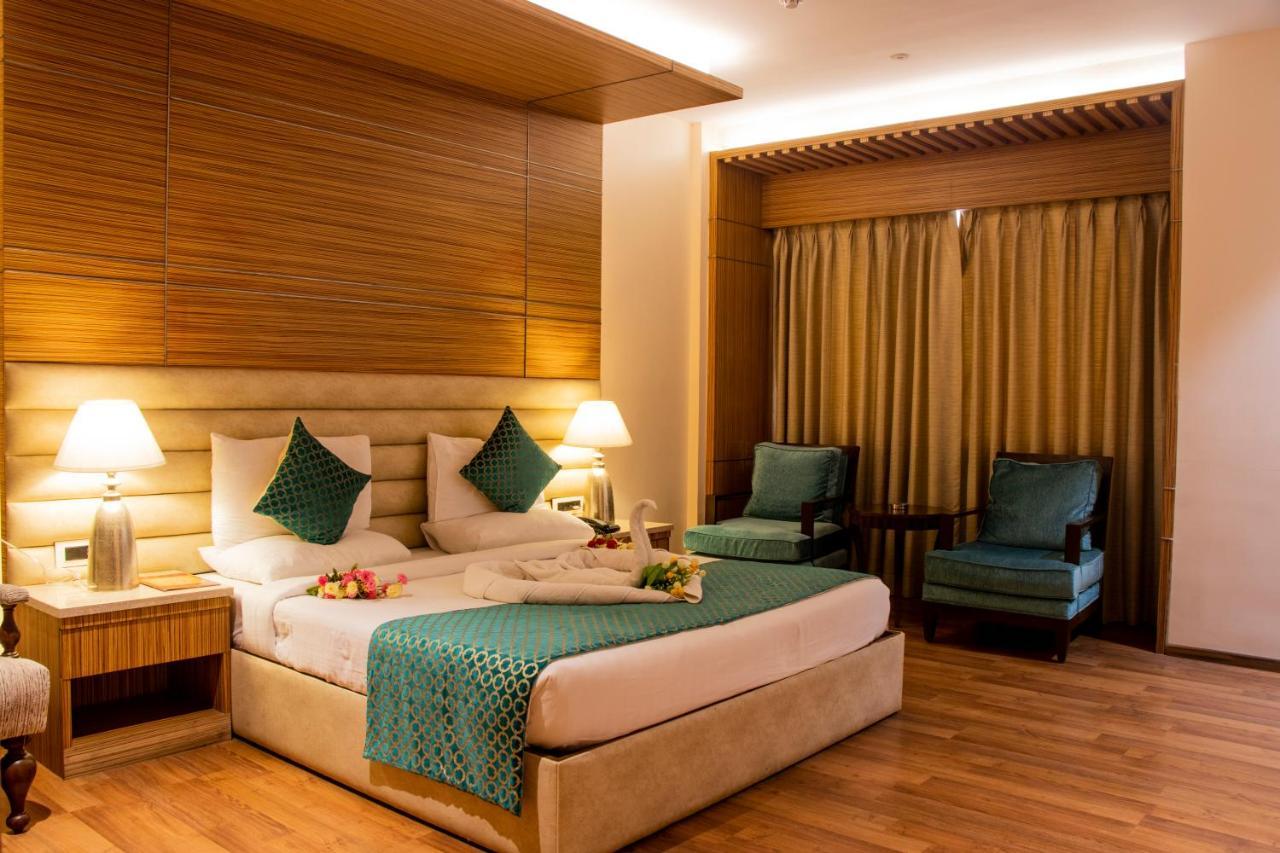 Hotel Landmark Rewa Εξωτερικό φωτογραφία