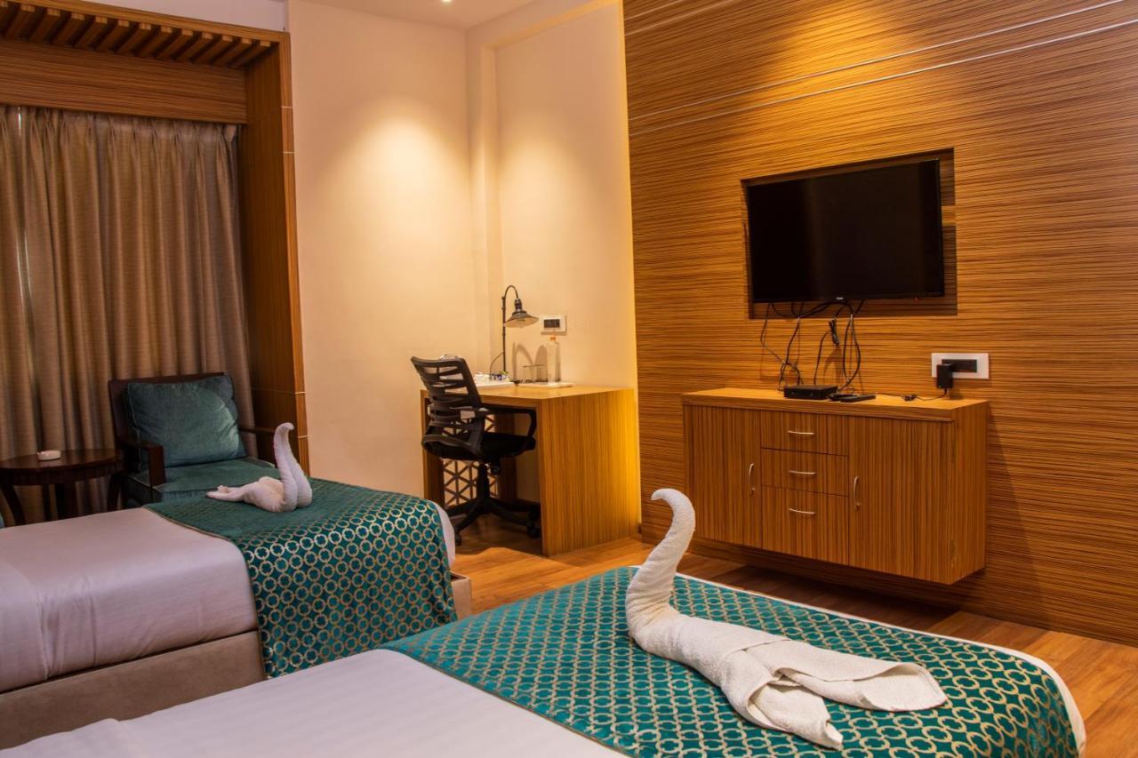 Hotel Landmark Rewa Εξωτερικό φωτογραφία