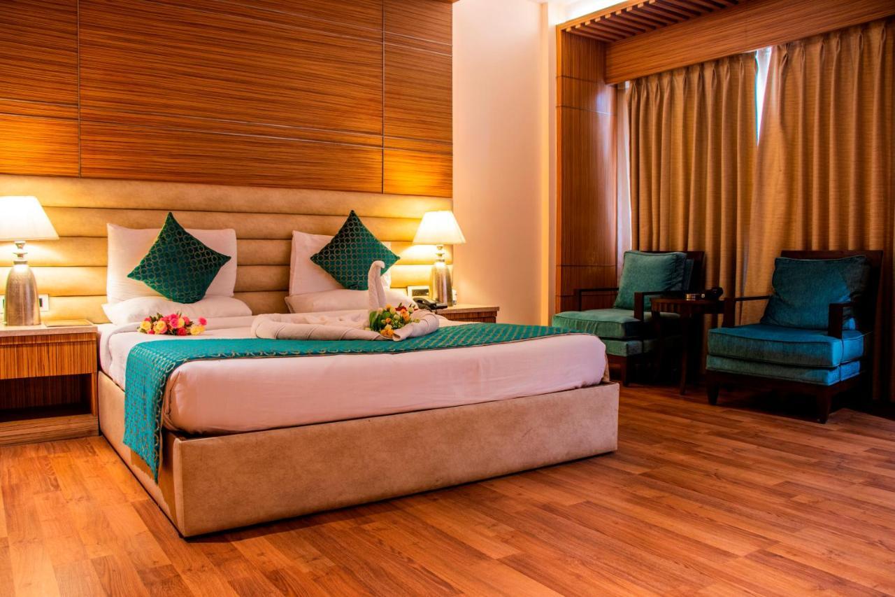 Hotel Landmark Rewa Εξωτερικό φωτογραφία